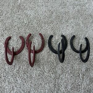 GUN rustic wall RACK horseshoe western hanger coat curtain 4 piece set Red Black